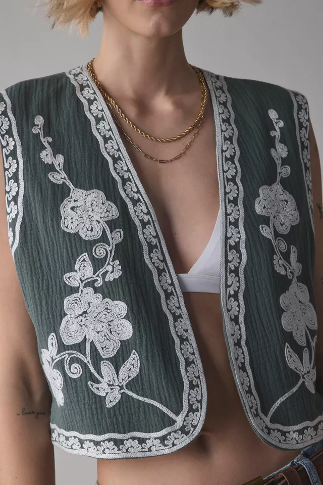 Kimchi Blue Festival Floral Embroidered Cropped Vest