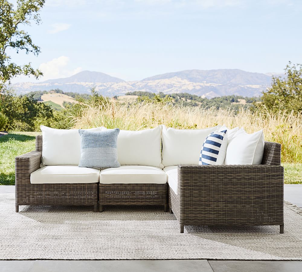 Torrey Wicker 5-Piece Square Arm Outdoor Sectional (101")