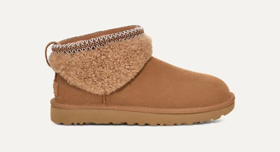 Women's Classic Ultra Mini Maxi Curly Boot