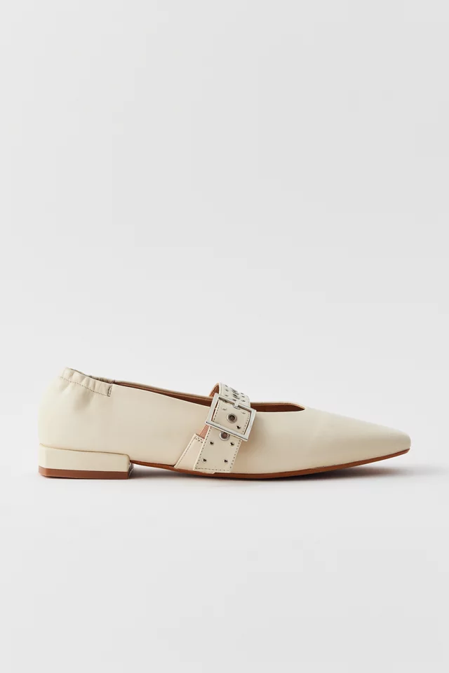 Intentionally Blank Forum Ballet Flat