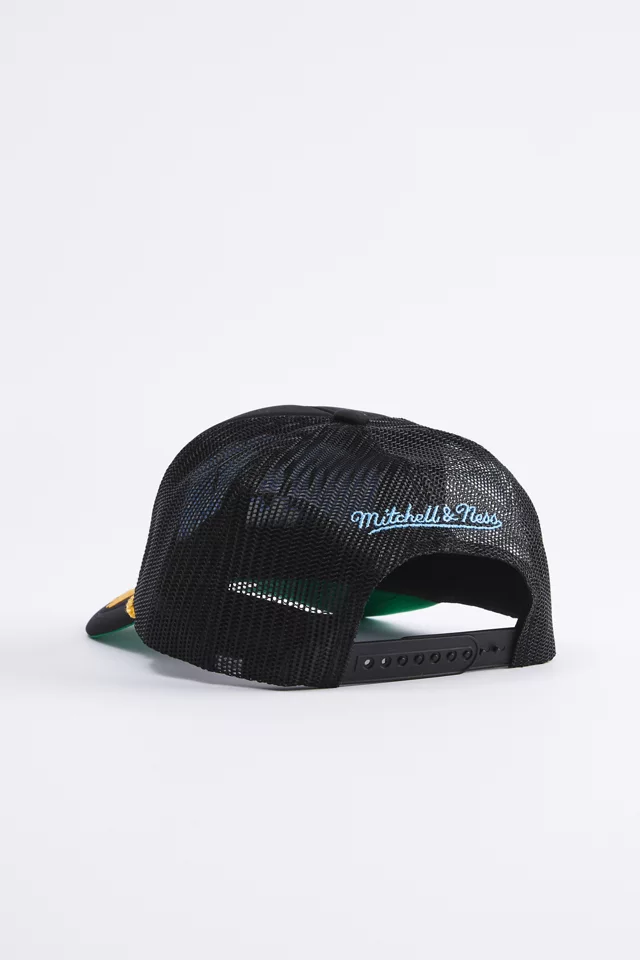 Mitchell & Ness NCAA UNC Golf Leaf Trucker Hat