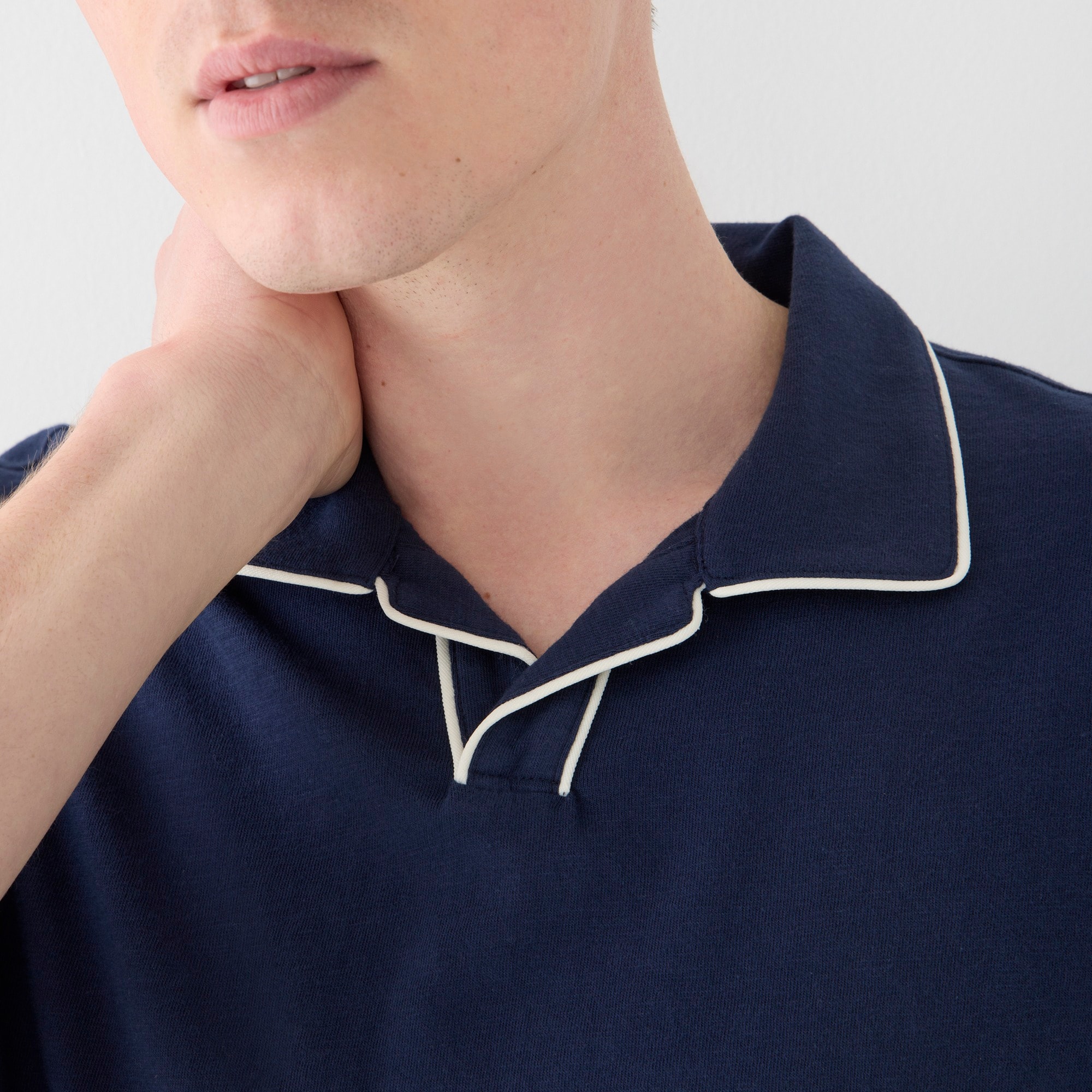 Garment-dyed johnny-collar polo shirt in tipped slub cotton