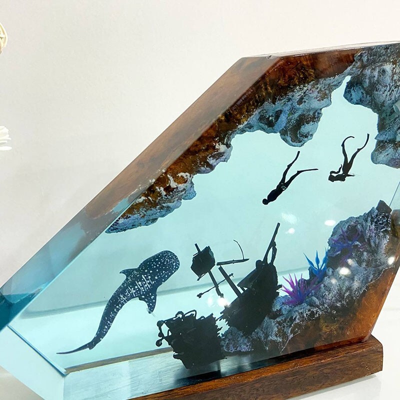BEST SELLER鉂椻潡Whale shark and Couple Diver Night Light