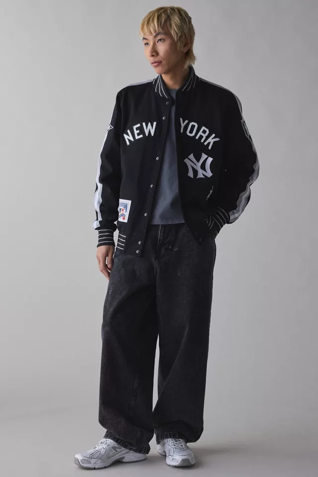 Pro Standard MLB New York Yankees Coach Jacket