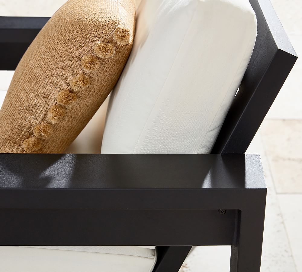 Malibu Metal Grand Outdoor Lounge Chair (39")