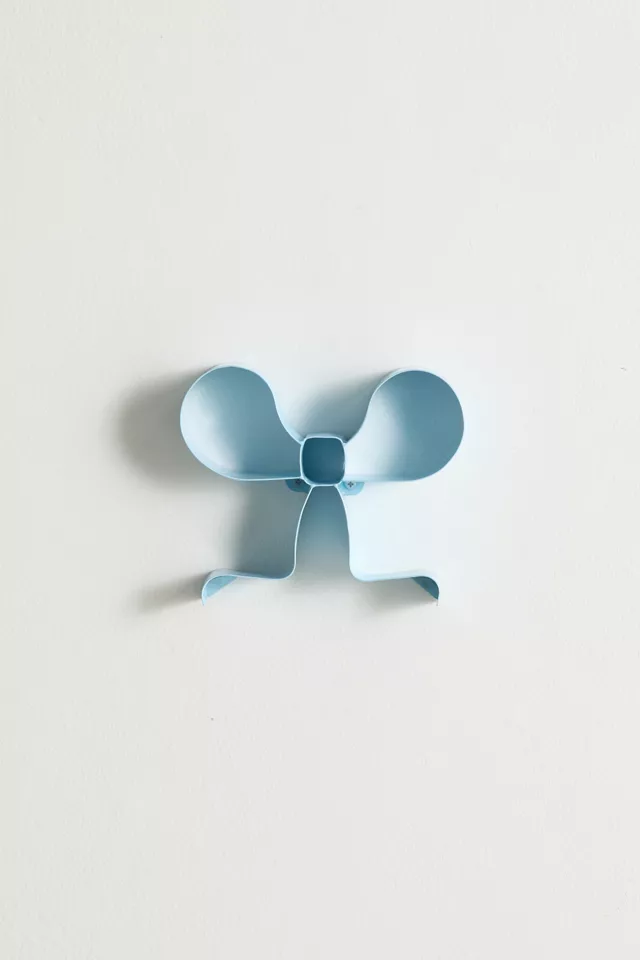 Small Bow Shaped Wall Shelf