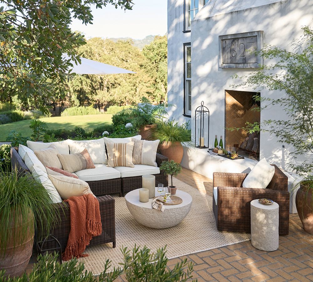 Torrey Wicker 6-Piece Square Arm Outdoor Sectional (130")