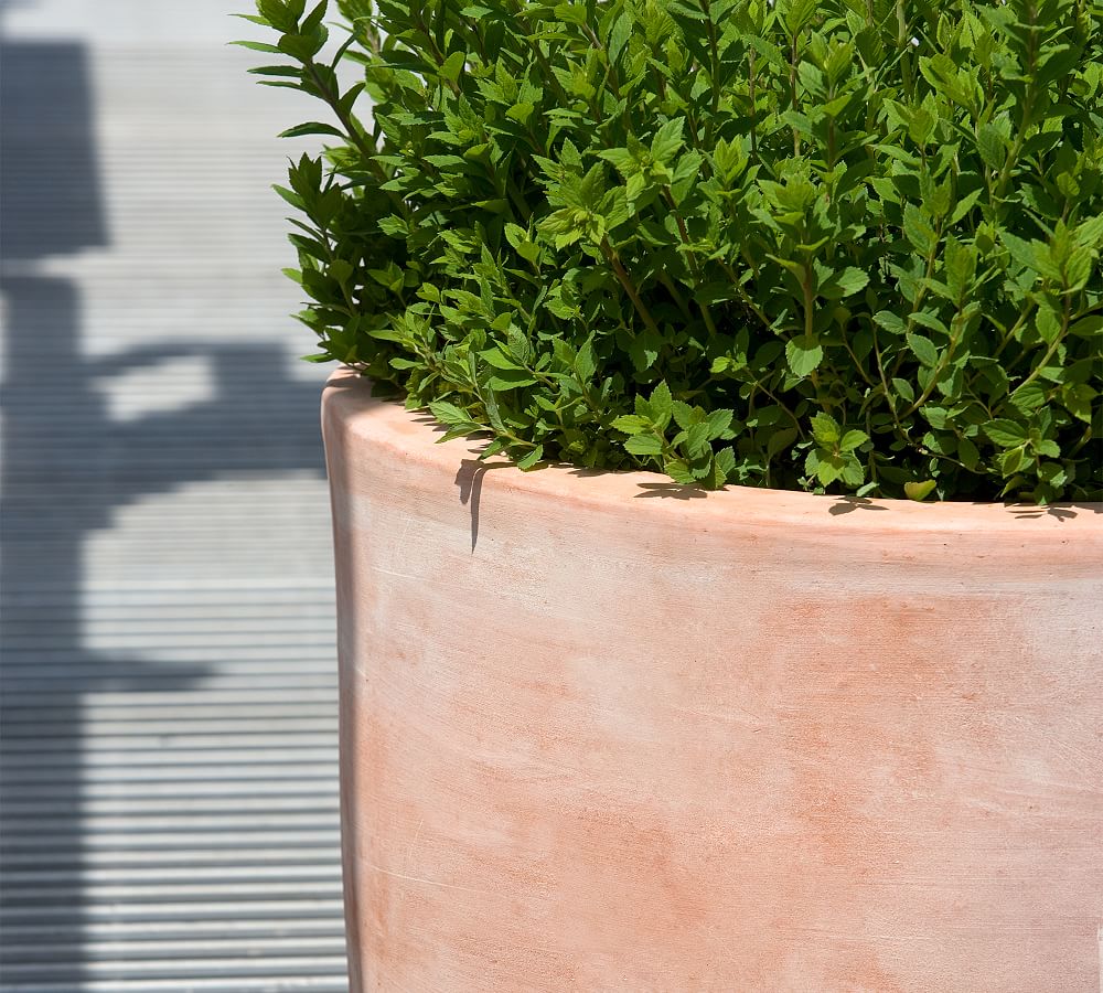 Jaylah Round Terracotta Planter