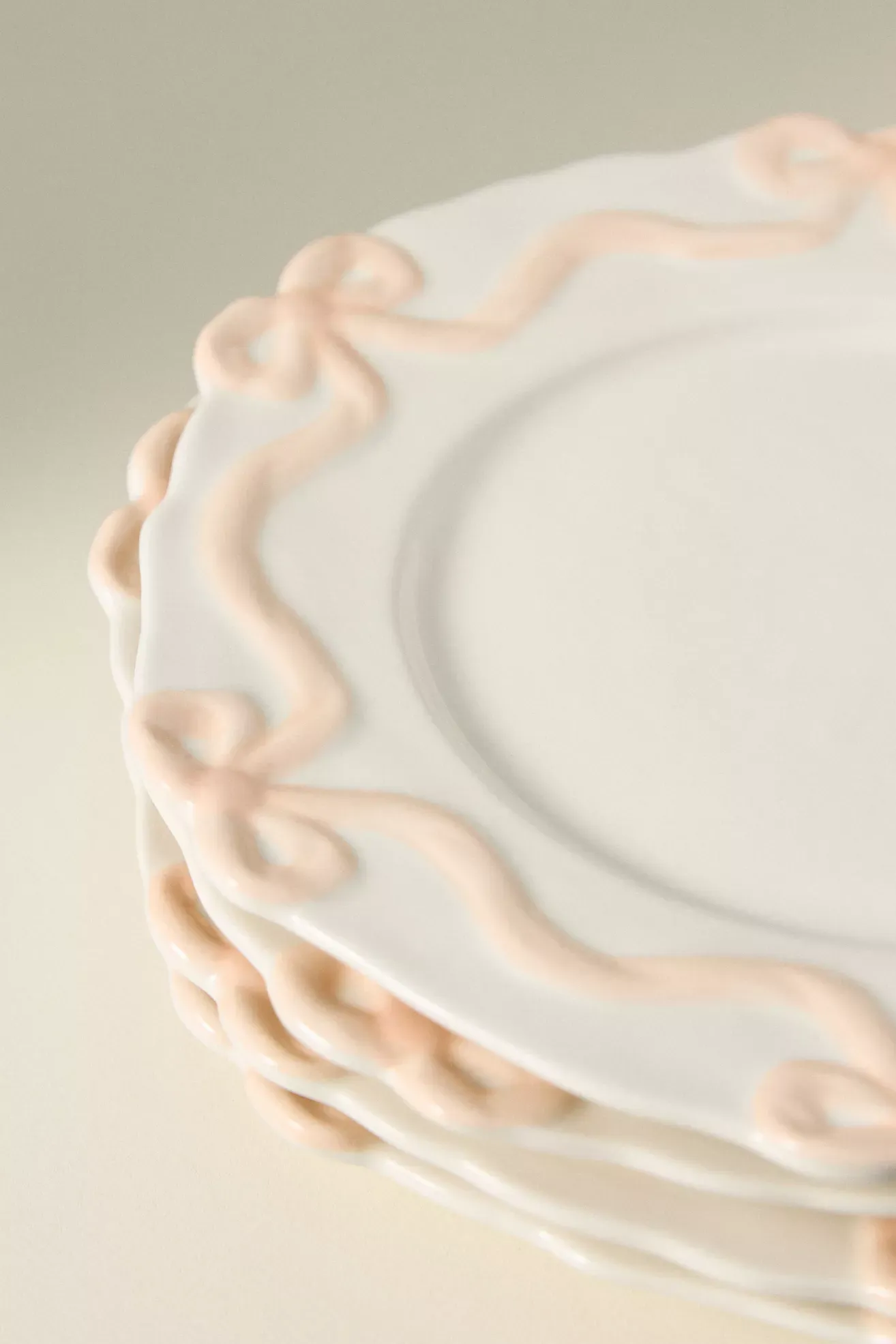 Benedita Bow Stoneware Dinner Plates, Set of 4