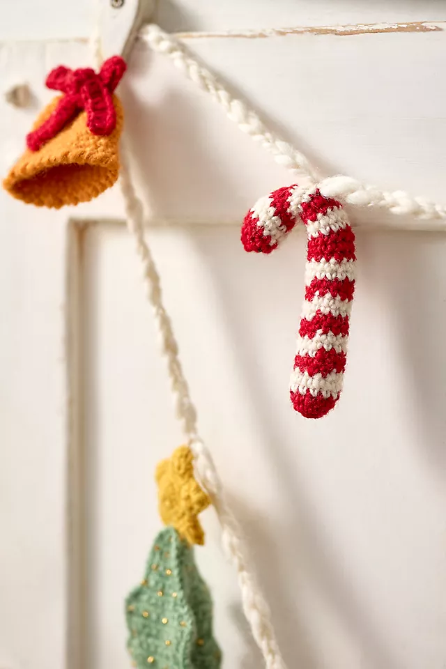 Holiday Icon Knit Garland