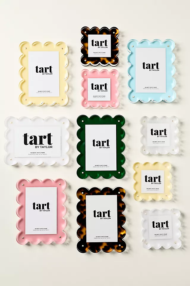 Acrylic Scalloped Picture Frame