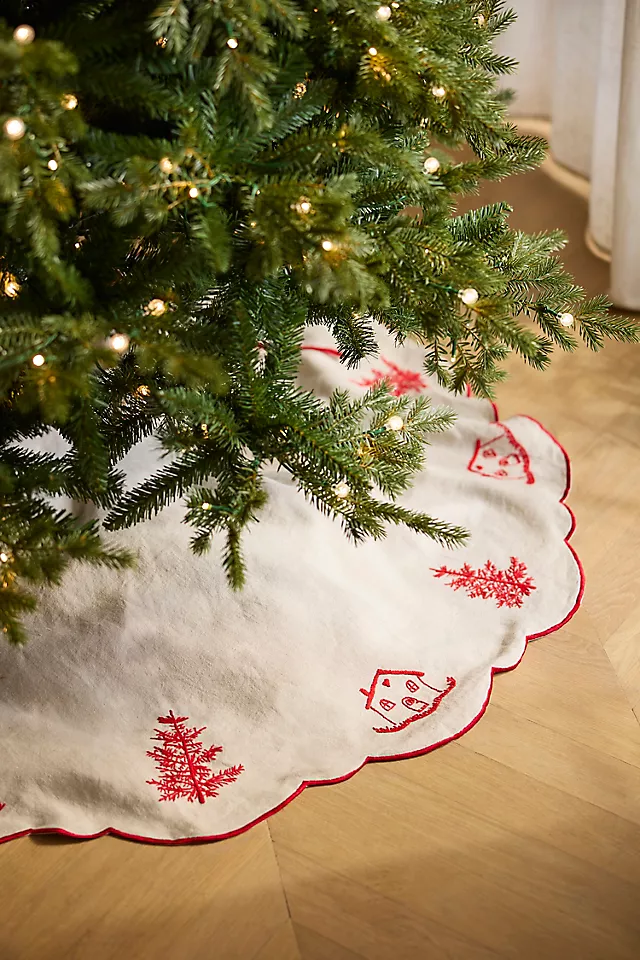 Holiday Houses Scalloped Linen Tree Skirt