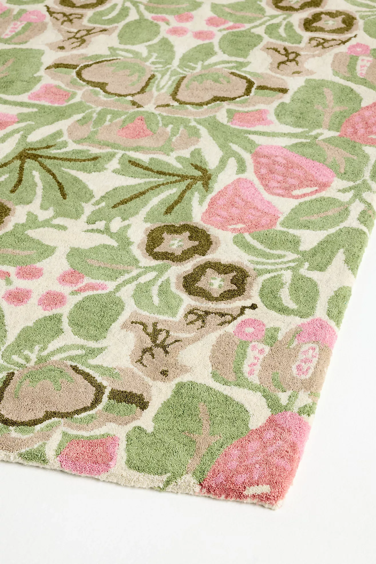 Tufted Wool Strawberry Bird Rug