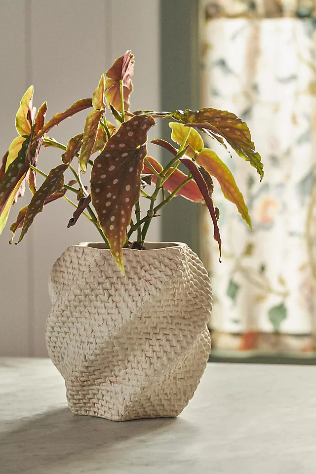 Lennon Twist Textured Cement Pot