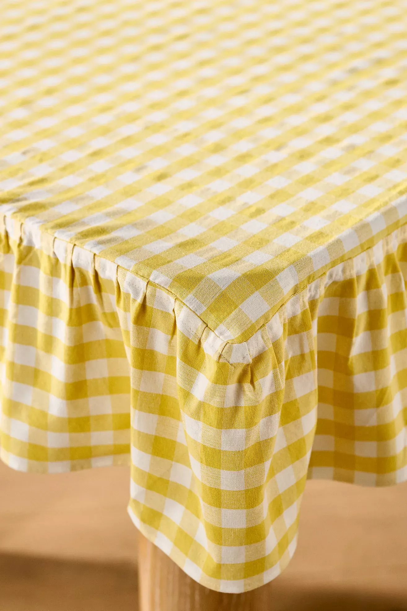 Galley & Fen Ruffled Gingham Tablecloth